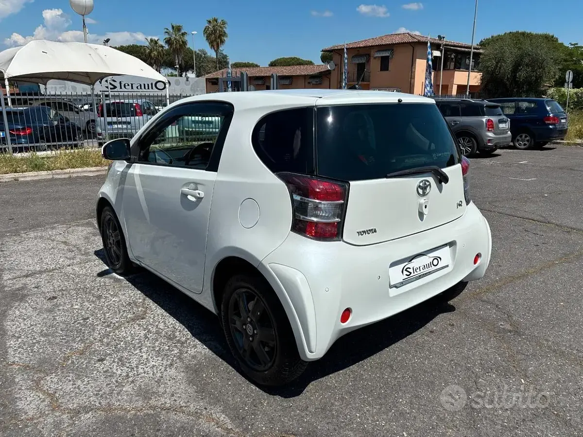 Usata Toyota iQ Lounge 68 CV (50 kW) 2014 Bianco Utilitaria