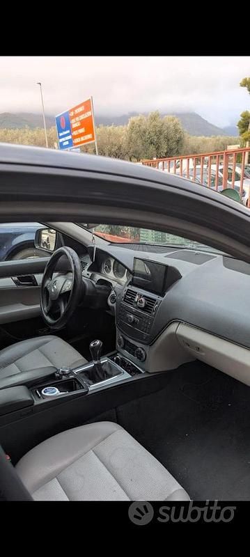 Usata Mercedes C200 136 CV (100 kW) 2009 Nero Berlina