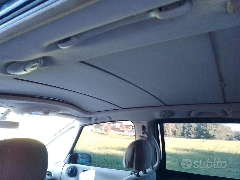 Usata Renault Espace 150 CV (110 kW) 2003 Grigio Monovolume