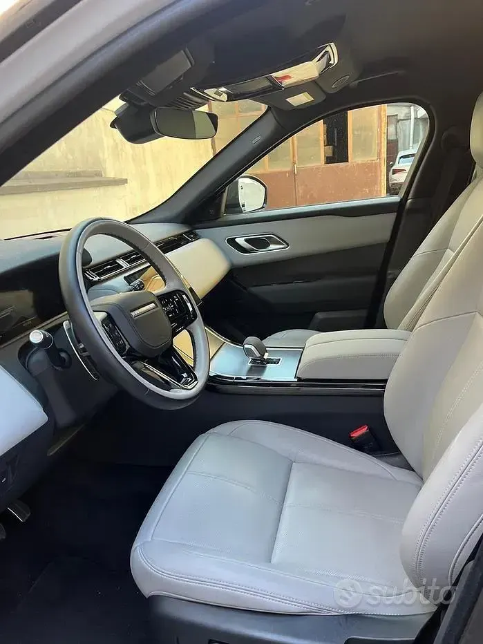 Usata Land Rover Range Rover Velar 250 CV (183 kW) 2024 Grigio SUV