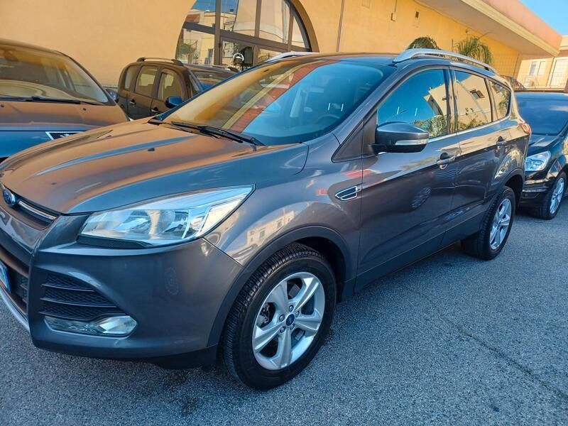 Usata Ford Kuga Titanium 115 CV (84 kW) 2014 Grigio SUV