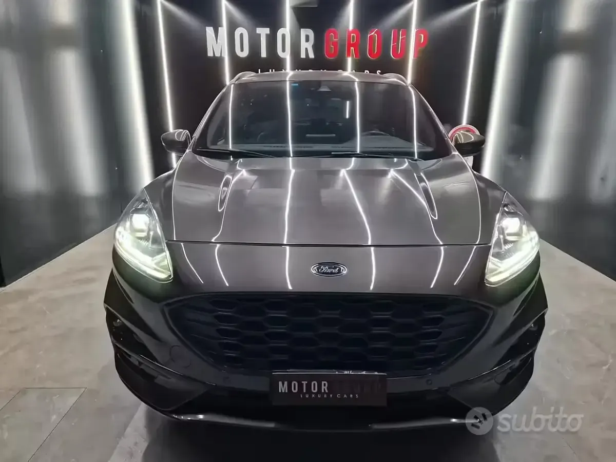 Usata Ford Kuga ST-Line 120 CV (88 kW) 2021 Grigio SUV