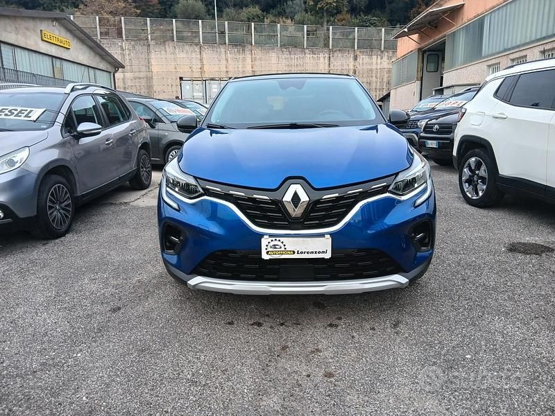 Usata Renault Captur Techno 100 CV (73 kW) 2022 Blu SUV