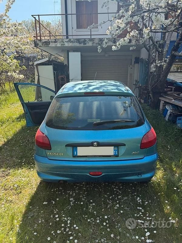 Usata Peugeot 206 75 CV (55 kW) 2000 Berlina