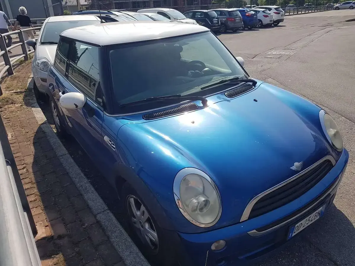 Usata Mini ONE 90 CV (66 kW) 2006 Blu/azzurro Utilitaria