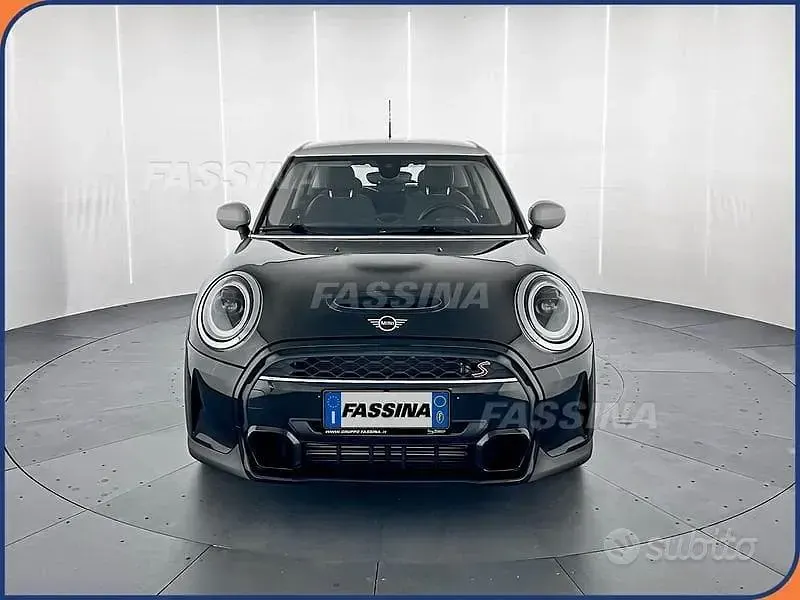 Usata Mini Cooper S Classic 178 CV (130 kW) 2022 Nero Utilitaria