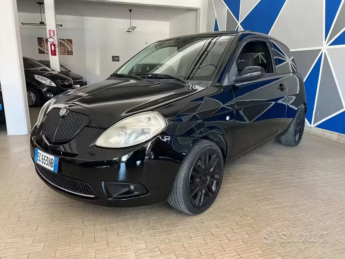 Usata Lancia Ypsilon 75 CV (55 kW) 2010 Utilitaria