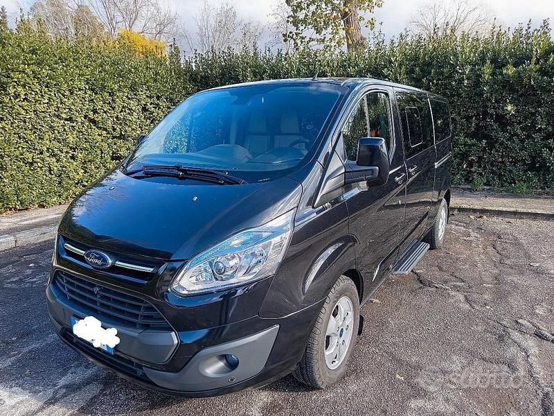 Usata Ford Tourneo 155 CV (114 kW) 2015 Nero Monovolume