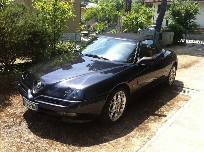 Nero Usata 2004 Alfa Romeo Spider Cabrio | 15.000 € (Buon prezzo) - Immagine 1/3