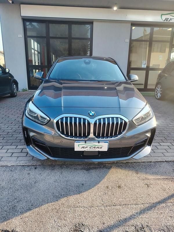 Usata BMW 116 Luxury Line 116 CV (85 kW) 2021 Grigio Utilitaria