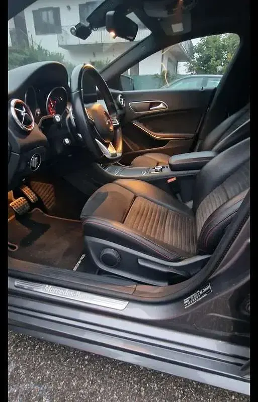 Usata Mercedes CLA180 122 CV (89 kW) 2016 Berlina