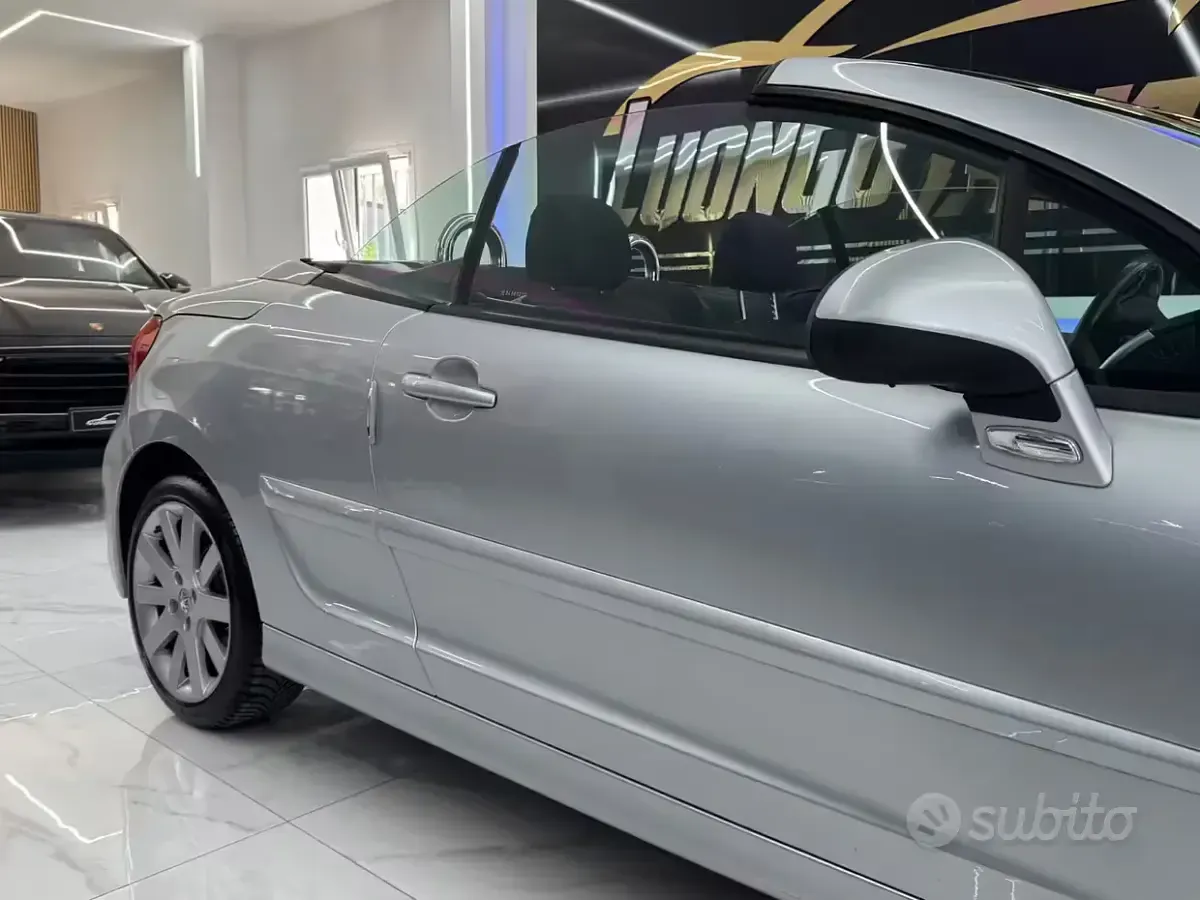 Usata Peugeot 207 CC Roland Garros 120 CV (88 kW) 2008 Grigio Cabrio