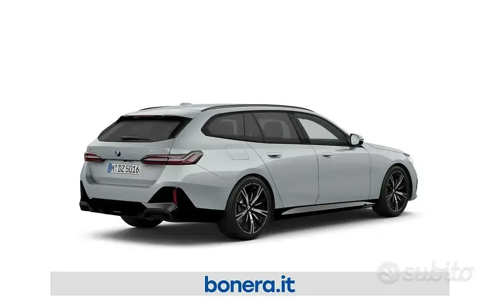 Nuova BMW 520 M Sport 197 CV (144 kW) 2026 Brooklyn grey metallic Station wagon