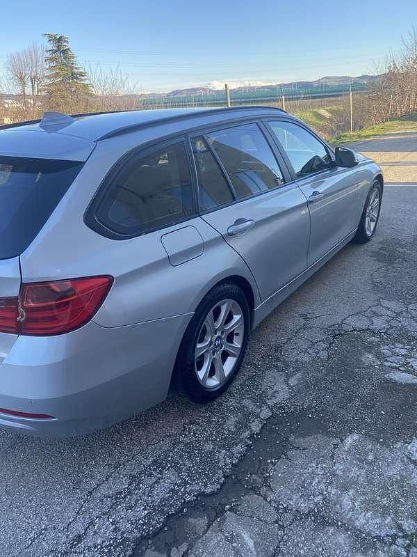 Usata BMW 320 Gran Turismo 184 CV (135 kW) 2014 Berlina