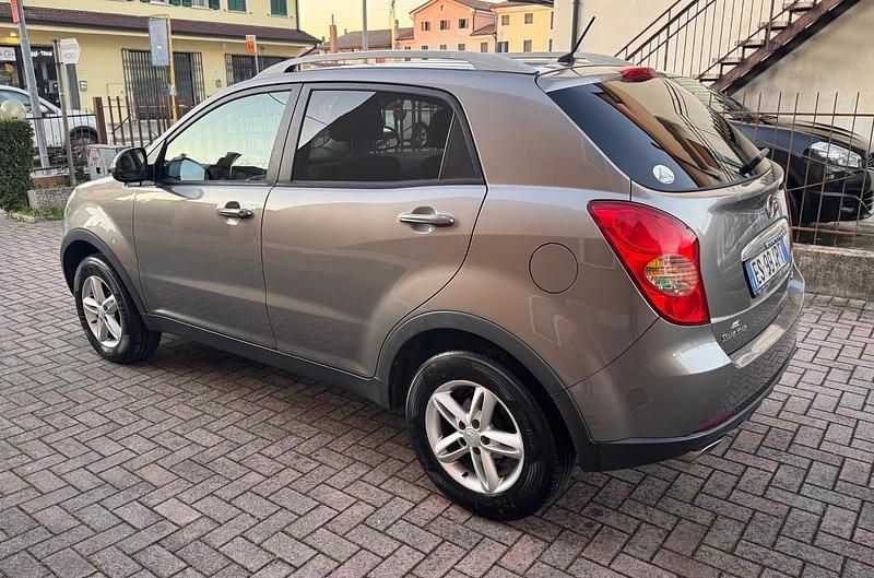 Usata Ssangyong (KGM) Korando 146 CV (107 kW) 2013 Grigio SUV