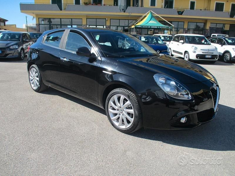 Usata Alfa Romeo Giulietta Exclusive 105 CV (77 kW) 2015 Nero Utilitaria