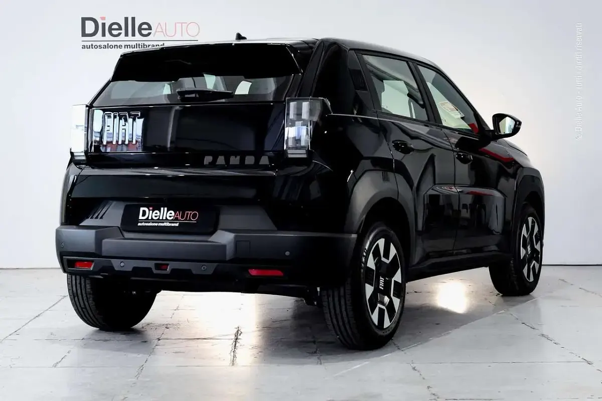 Nuova Fiat Grande Panda Icon 110 CV (80 kW) 2025 Nero cinema Utilitaria