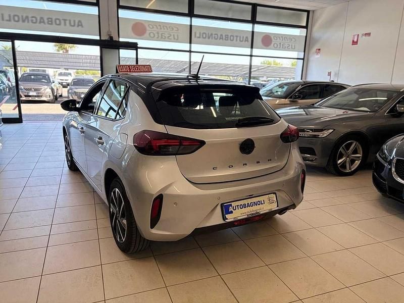 Usata Opel Corsa 101 CV (74 kW) 2025 Argento Utilitaria