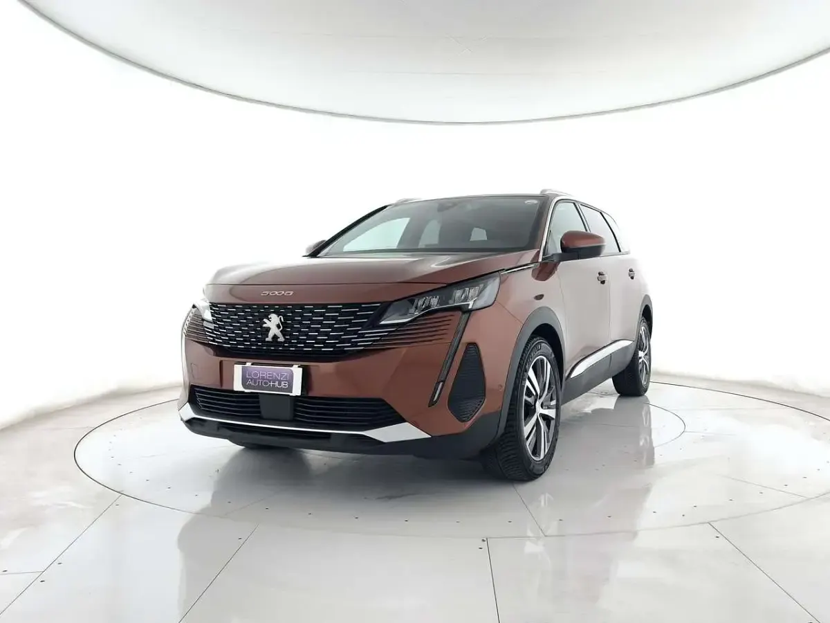 Usata Peugeot 5008 Allure 131 CV (96 kW) 2021 Marrone metallizzato SUV