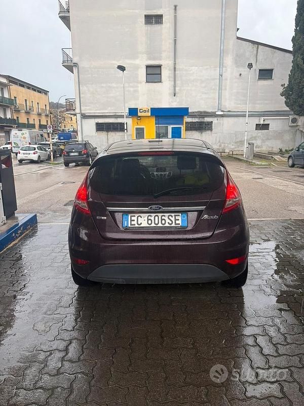 Usata Ford Fiesta Titanium 70 CV (51 kW) 2010 Berlina
