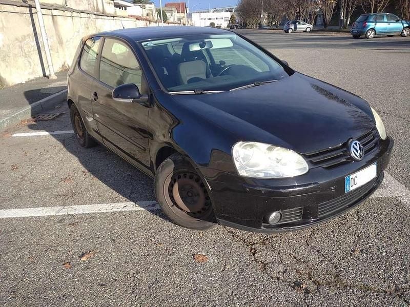 Usata 2006 VW Golf V Comfortline Tre volumi | 1990 € (Super prezzo) - Immagine 1/4