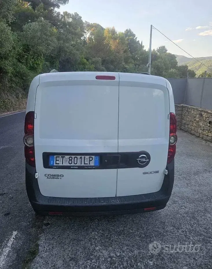 Usata Opel Combo 120 CV (88 kW) 2013 Bianco Monovolume