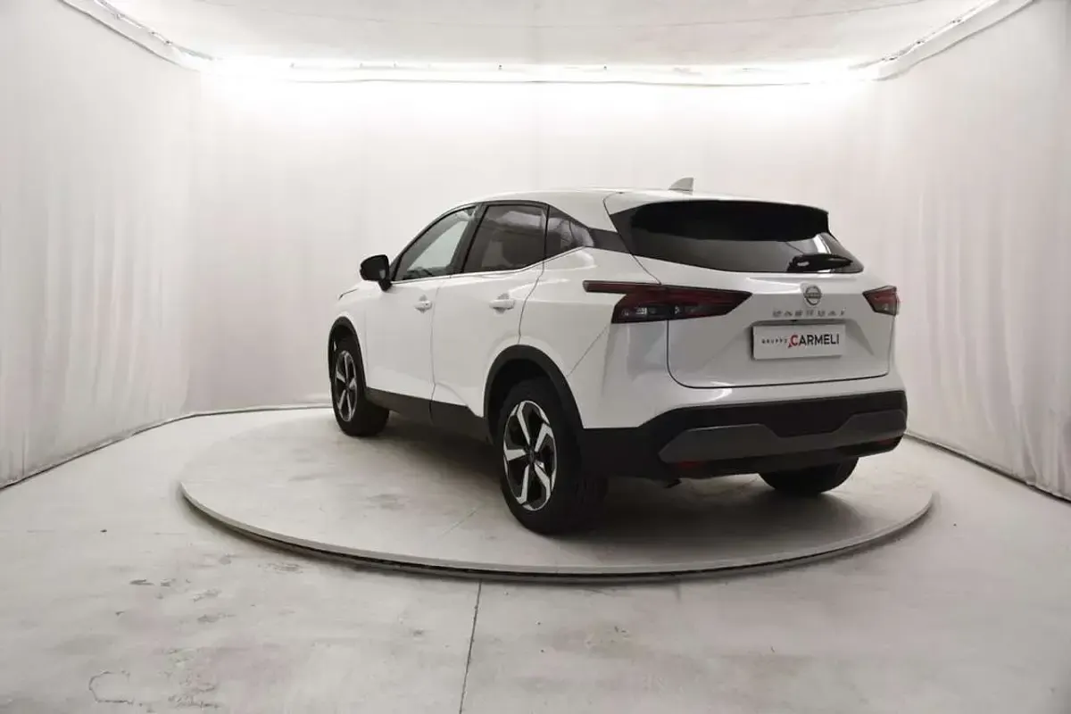 Usata Nissan Qashqai N-Connecta 140 CV (102 kW) 2023 Bianco SUV