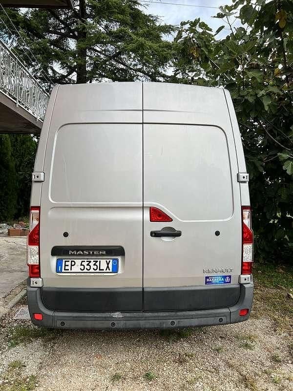 Usata Renault Master 125 CV (91 kW) 2012 Argento Furgone