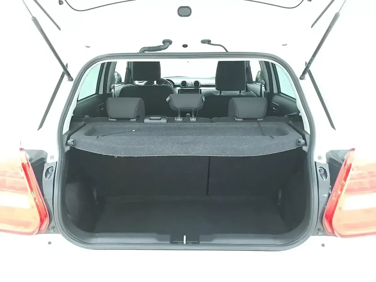 Usata Suzuki Swift 83 CV (61 kW) 2023 Biancobianco Utilitaria
