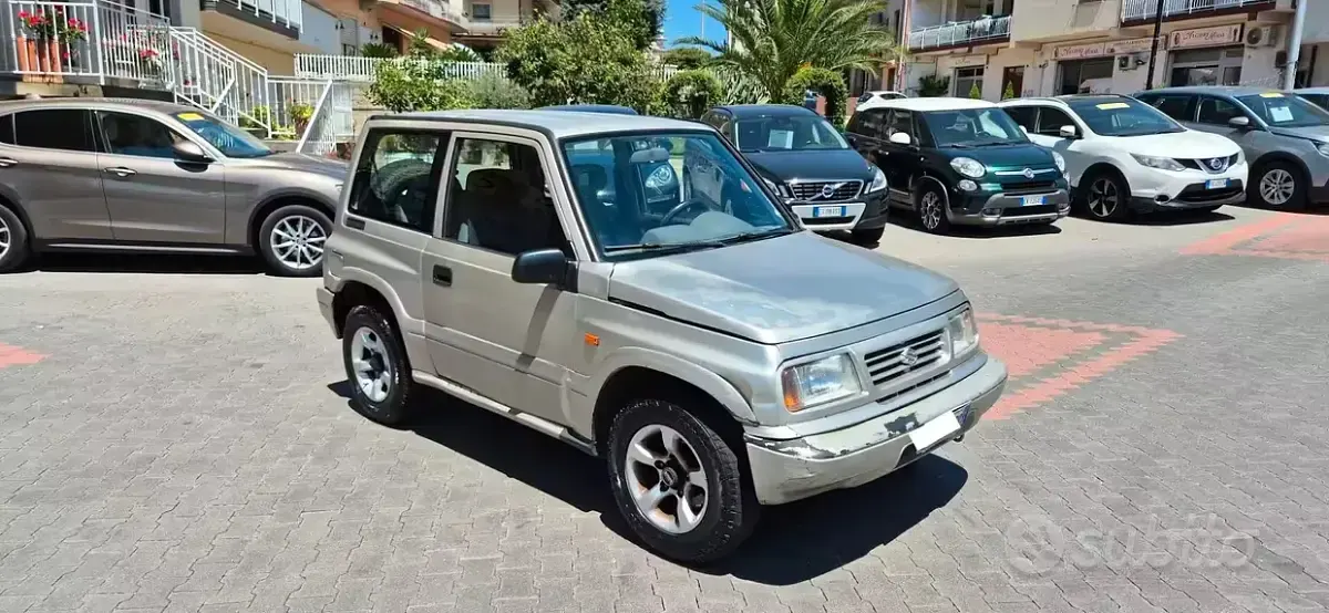 Usata Suzuki Vitara 87 CV (63 kW) 2003 Grigio SUV