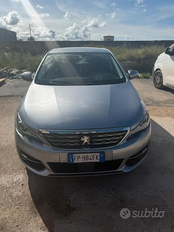 Usata Peugeot 308 120 CV (88 kW) 2018 Berlina