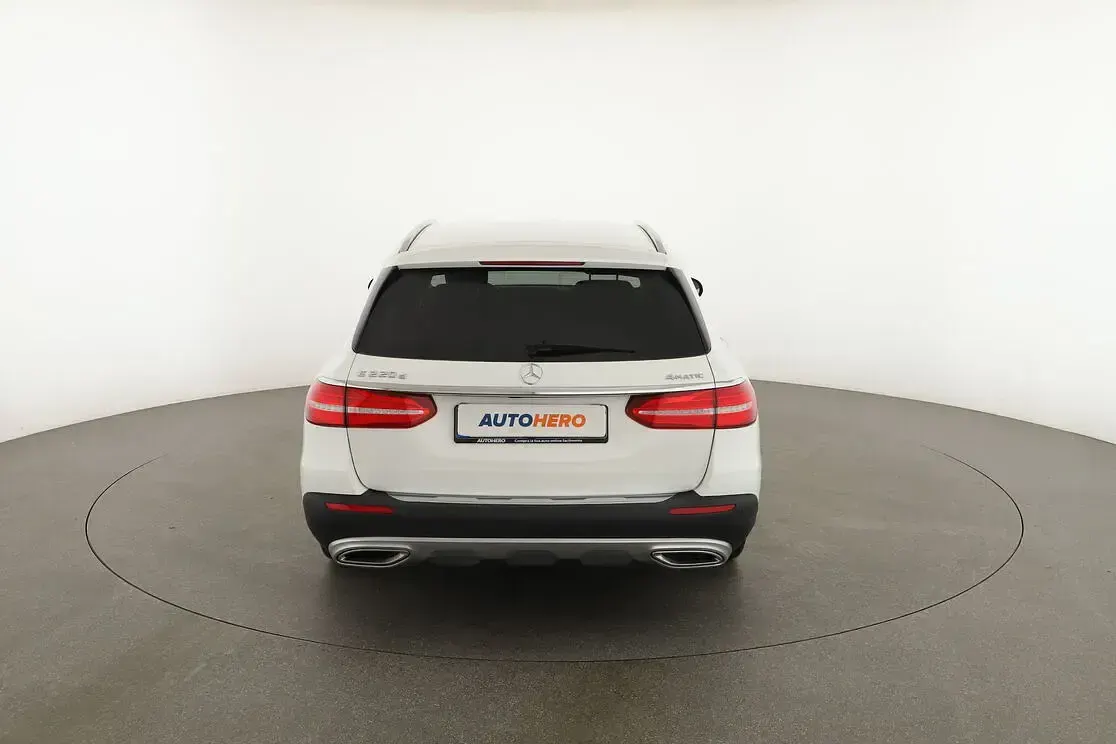 Usata Mercedes E220 Business 195 CV (143 kW) 2019 Bianco