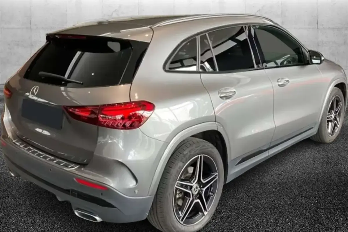 Usata Mercedes GLA200 Advanced Plus 150 CV (110 kW) 2025 Grigio SUV