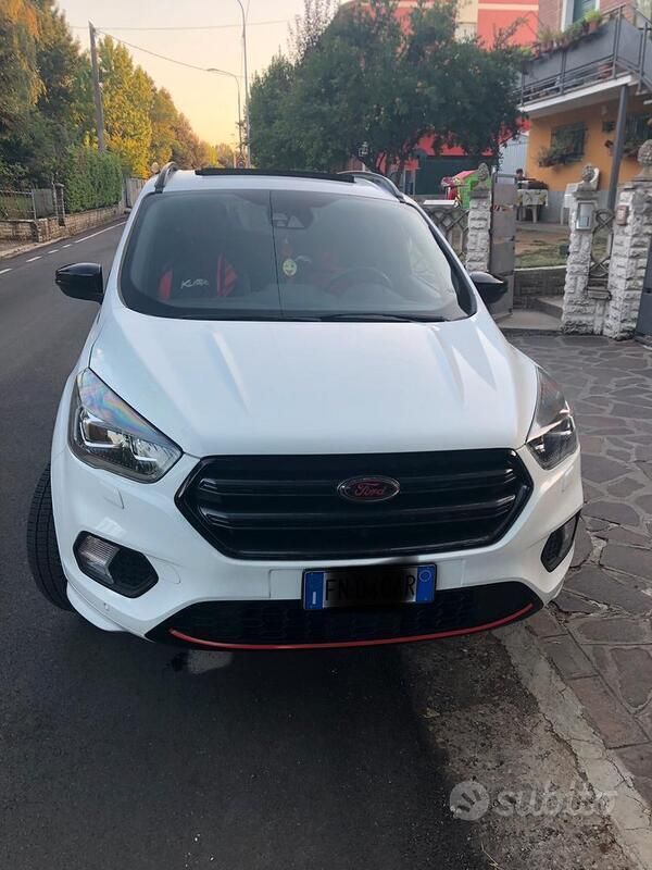 Bianco Usata 2018 Ford Kuga ST-Line SUV | 17.900 € (Molto cara) - Immagine 1/3