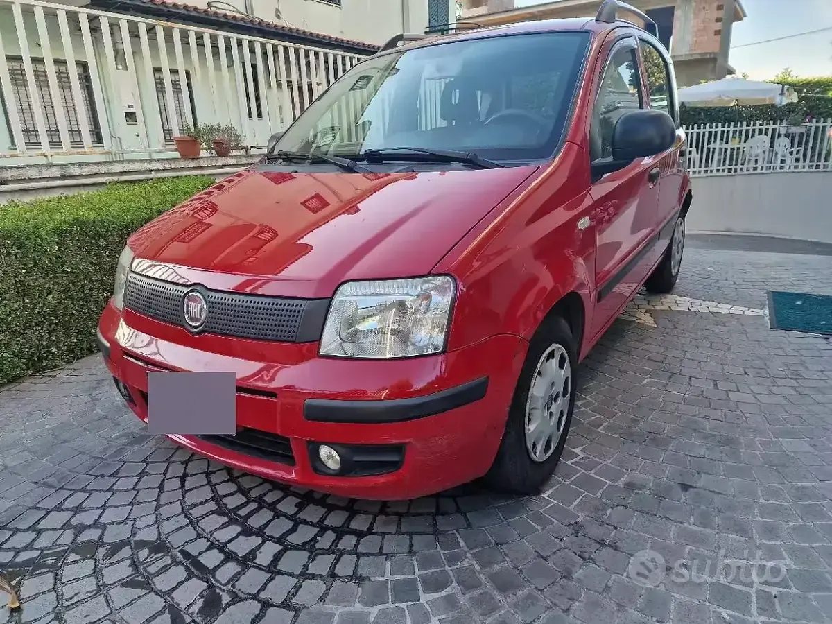 Usata Fiat Panda Active 69 CV (50 kW) 2012 Rosso Utilitaria