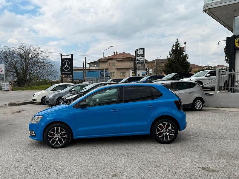 Usata VW Polo 75 CV (55 kW) 2015 Blu Berlina