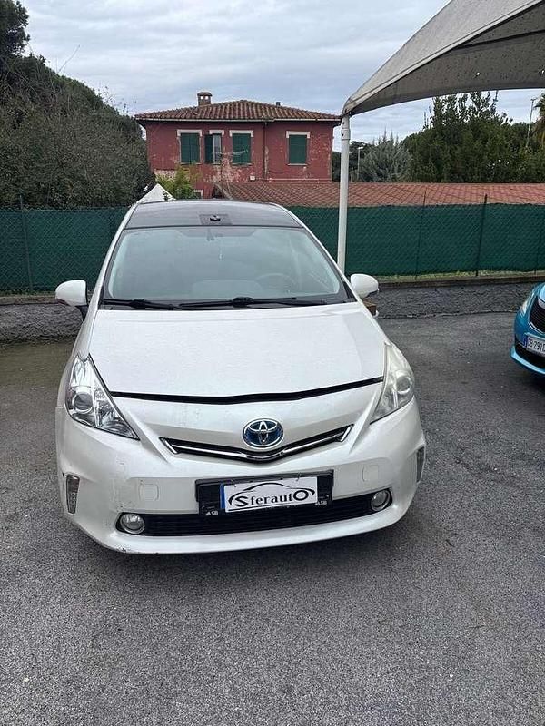 Usata Toyota Prius Lounge 99 CV (72 kW) 2013 Bianco Monovolume