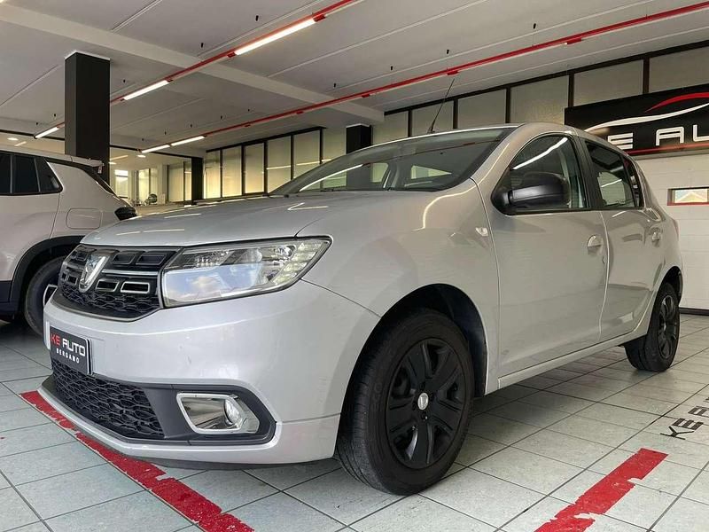 Usata Dacia Sandero Lauréate 90 CV (66 kW) 2018 Argento Berlina
