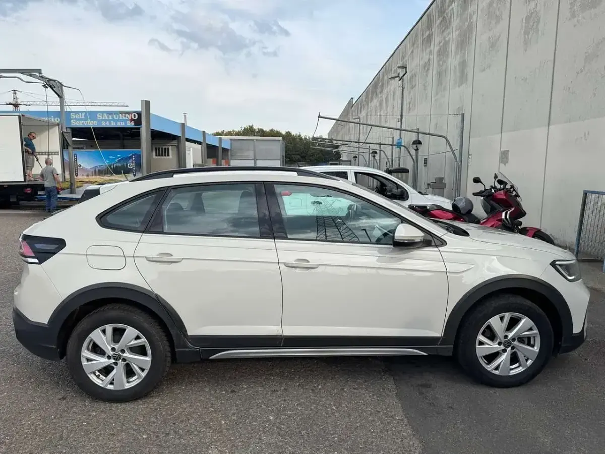 Usata VW Taigo Life 95 CV (69 kW) 2023 Beige SUV