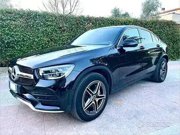 Usata Mercedes GLC300 245 CV (180 kW) 2021 Nero SUV