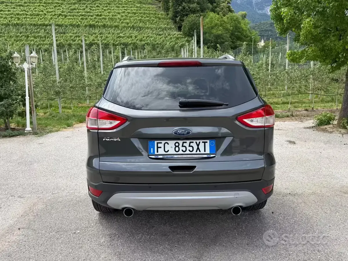 Usata Ford Kuga Vignale 150 CV (110 kW) 2016 Grigio SUV