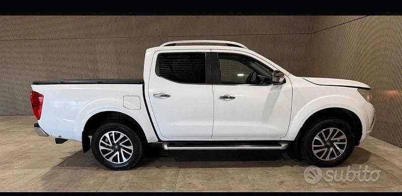 Usata Nissan Navara N-Connecta 190 CV (139 kW) 2017 Bianco Pick-up