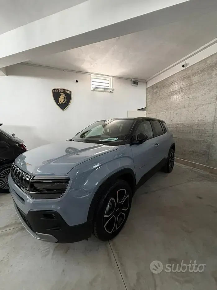 Nuova Jeep Avenger Summit 101 CV (74 kW) 2026 Grigio SUV