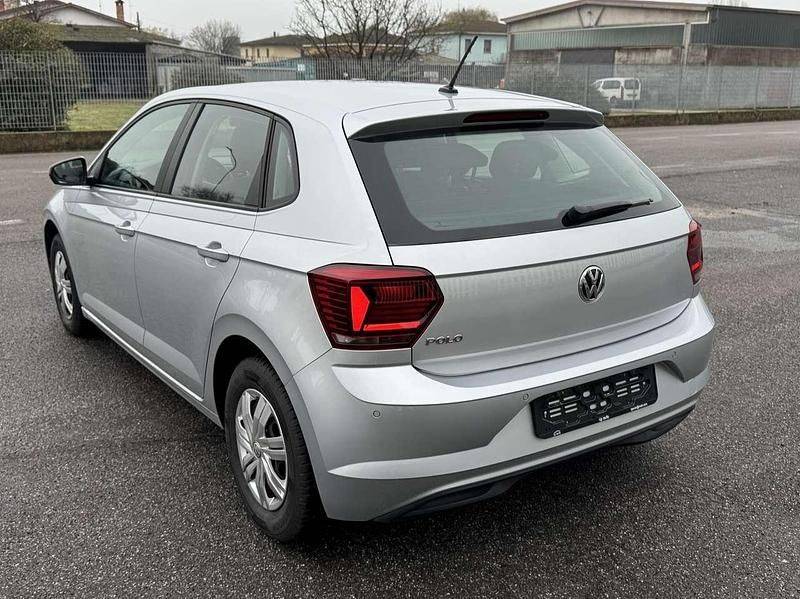 Usata VW Polo Trendline 65 CV (47 kW) 2017 Argento Berlina