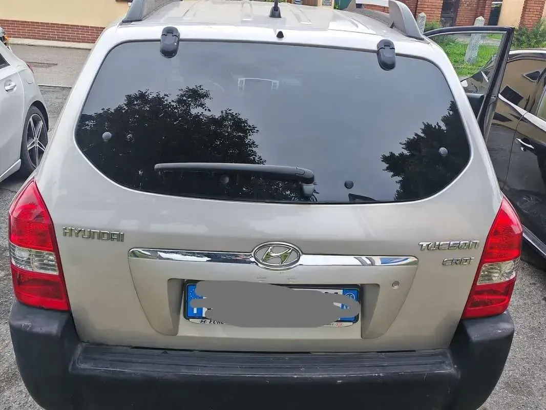 Usata Hyundai Tucson Active 140 CV (102 kW) 2005 Argento SUV