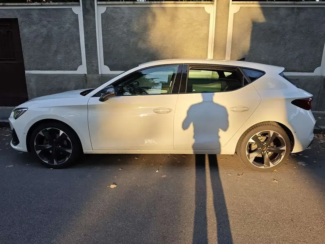Usata Cupra Leon 150 CV (110 kW) 2023 Bianco Berlina