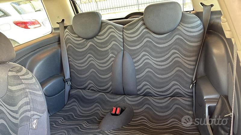 Usata Mini Cooper 90 CV (66 kW) 2004 Bianco Utilitaria