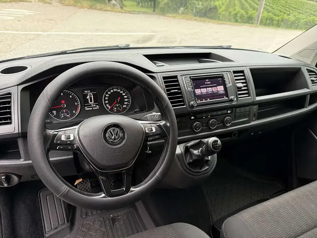Usata VW Caravelle 150 CV (110 kW) 2016 Nero Furgone