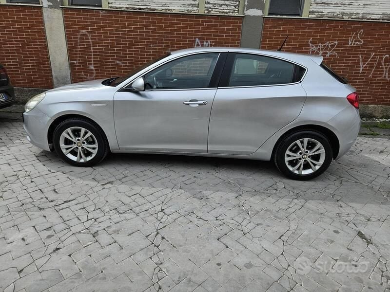 Usata Alfa Romeo Giulietta 120 CV (88 kW) 2011 Utilitaria