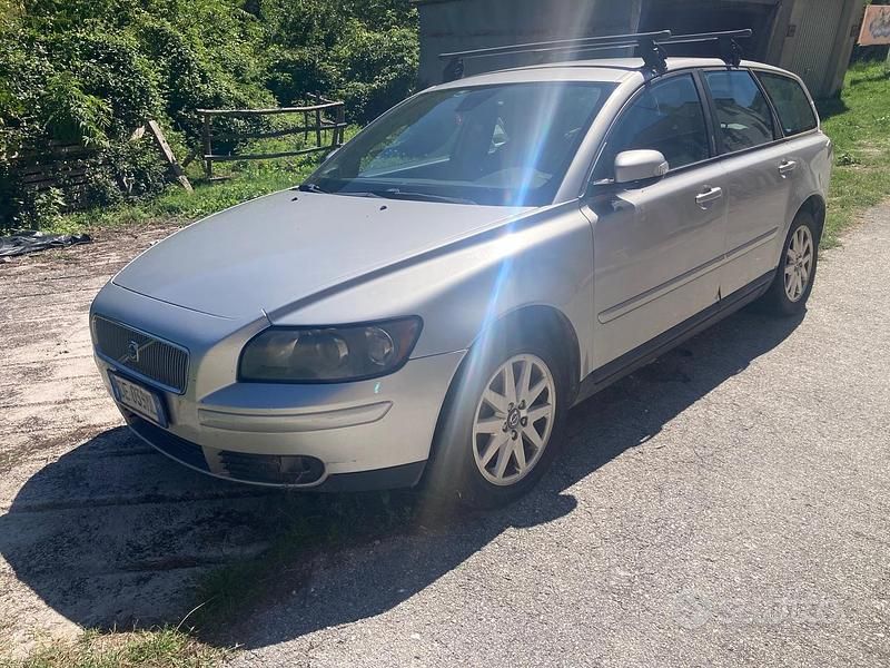 Grigio Usata 2007 Volvo V50 Station wagon | 500 € - Immagine 1/4